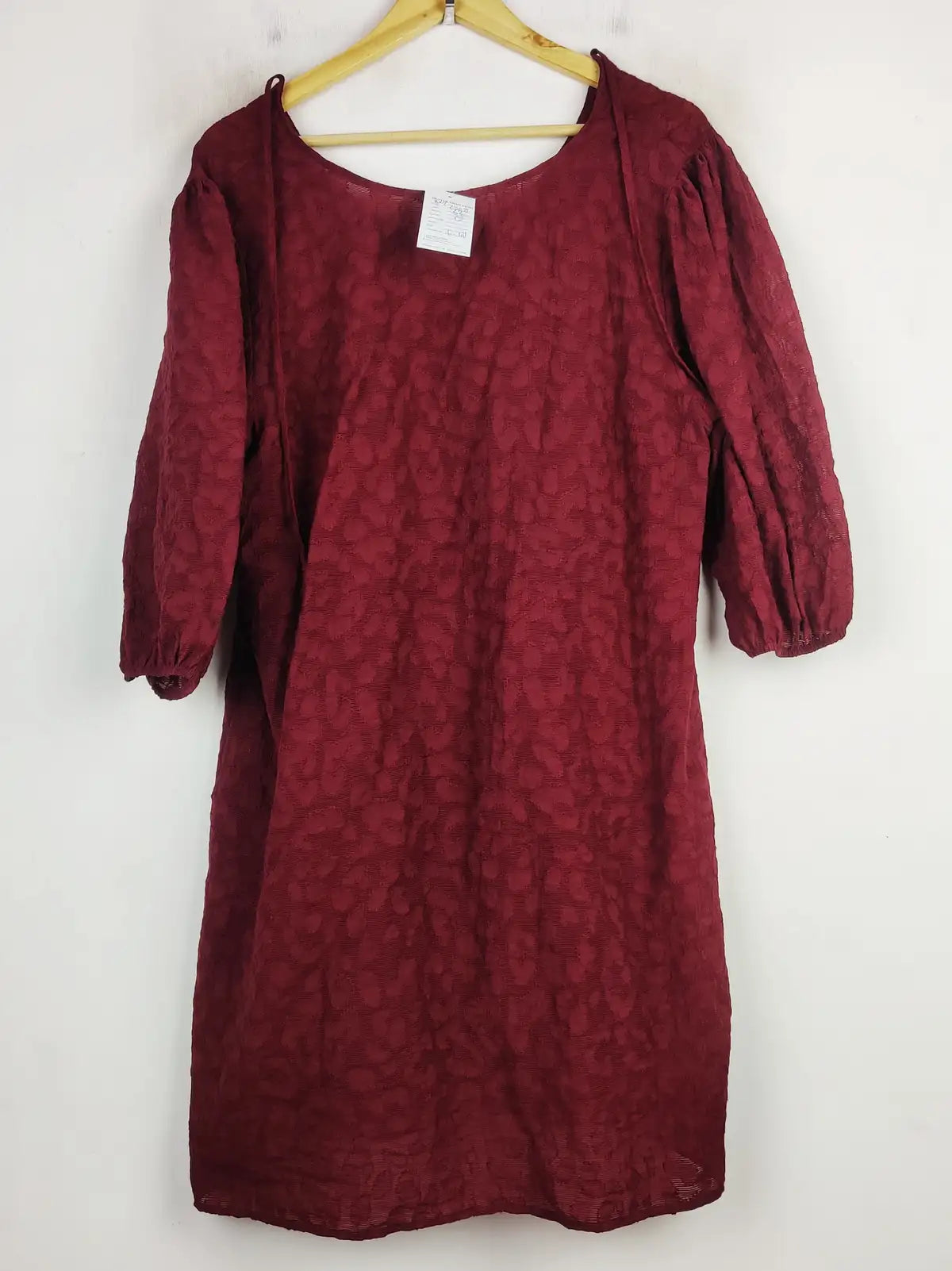 Buy online pre-used pre-loved 100% authentic & Original branded Tu (SWT-7308) available in Pakistan. Top international brands avilable.