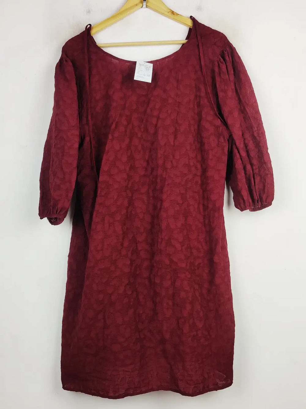 Buy online pre-used pre-loved 100% authentic & Original branded Tu (SWT-7308) available in Pakistan. Top international brands avilable.