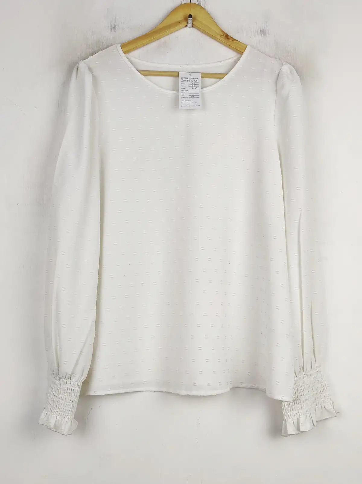 Buy online pre-used pre-loved 100% authentic & Original branded Unknown Brand (SWT-7320) available in Pakistan. Top international brands avilable.