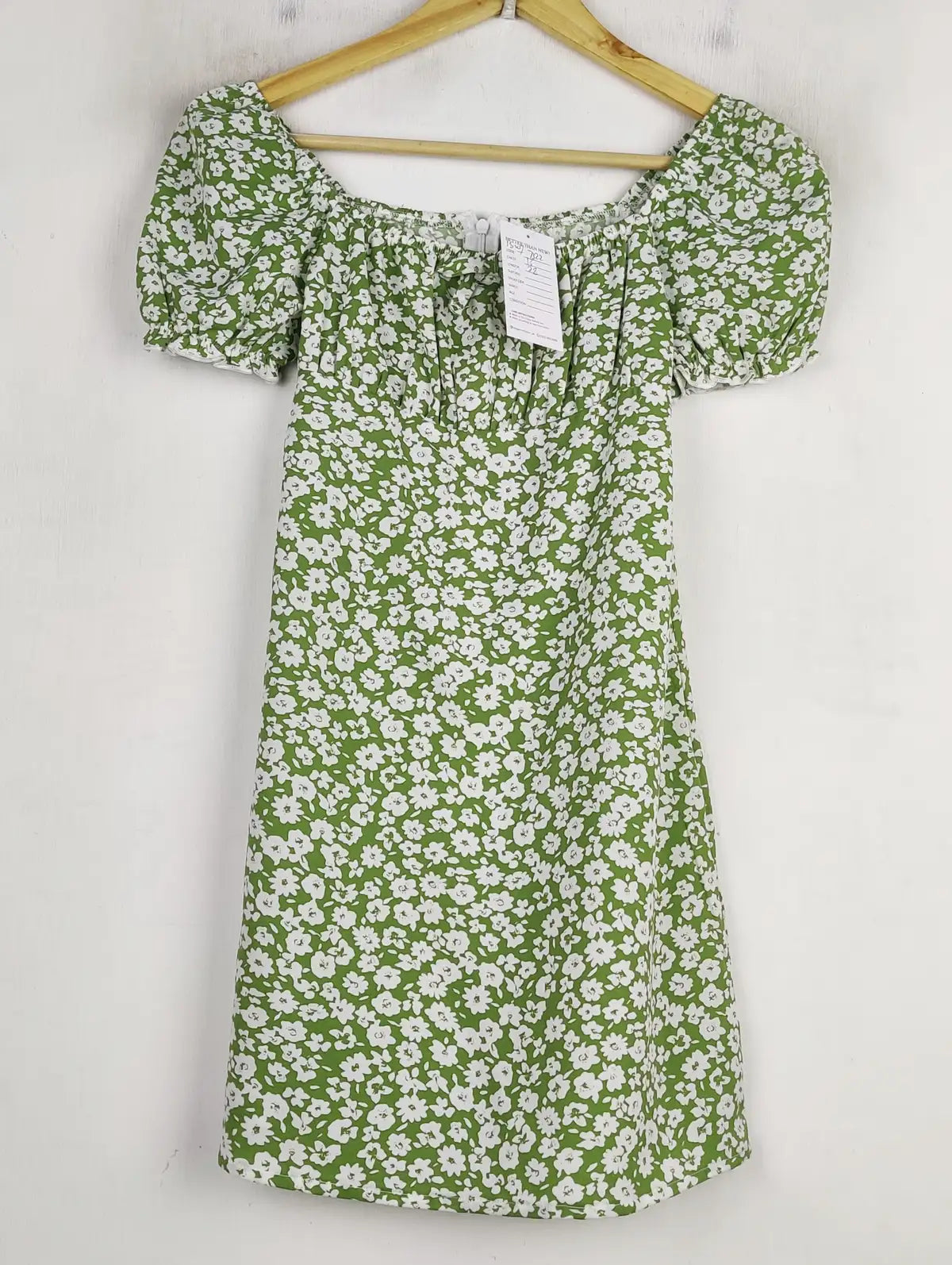 Buy online pre-used pre-loved 100% authentic & Original branded Unknown Brand (SWT-7322) available in Pakistan. Top international brands avilable.