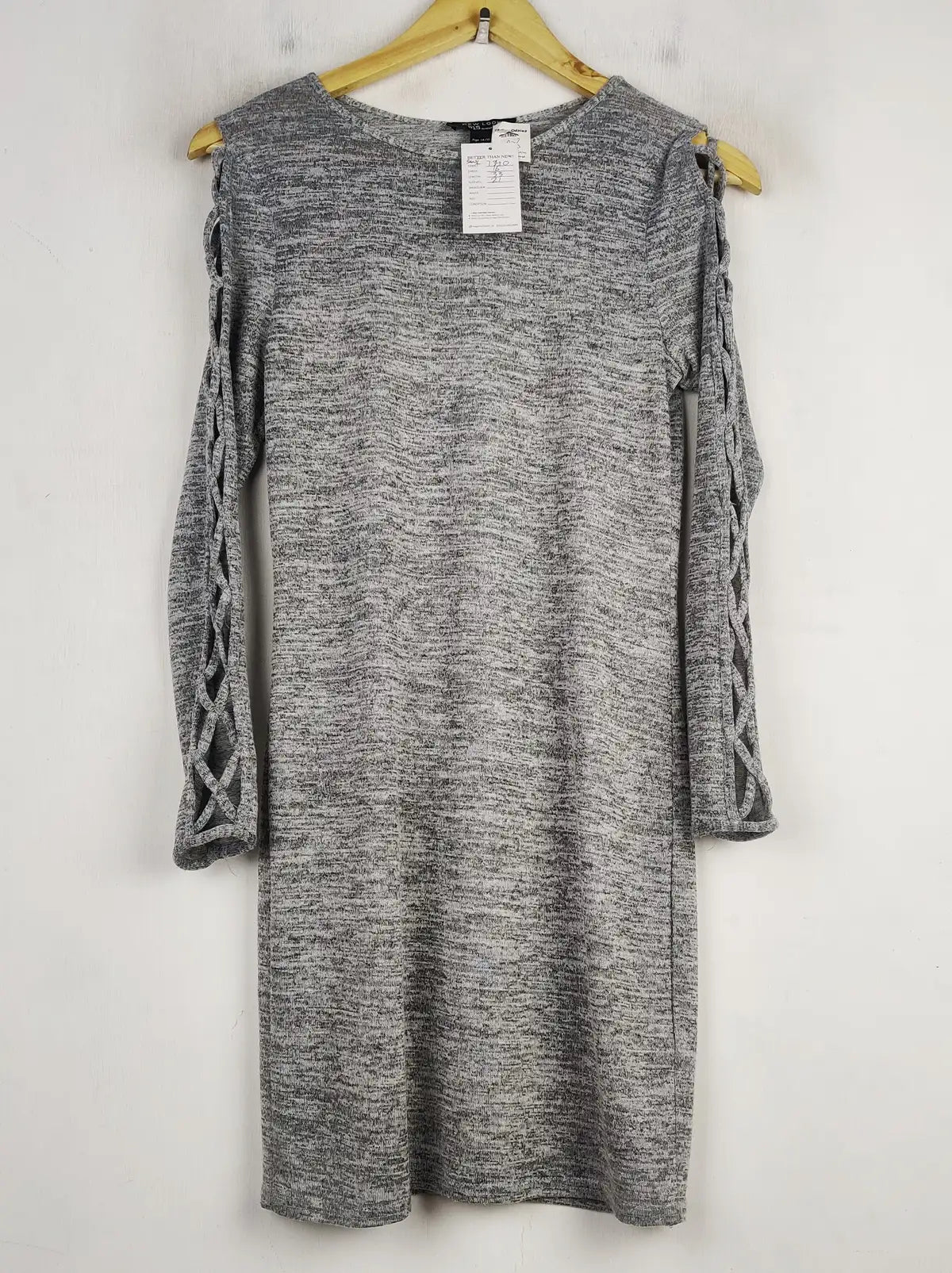 Buy online pre-used pre-loved 100% authentic & Original branded New Look (SWT-7340) available in Pakistan. Top international brands avilable.