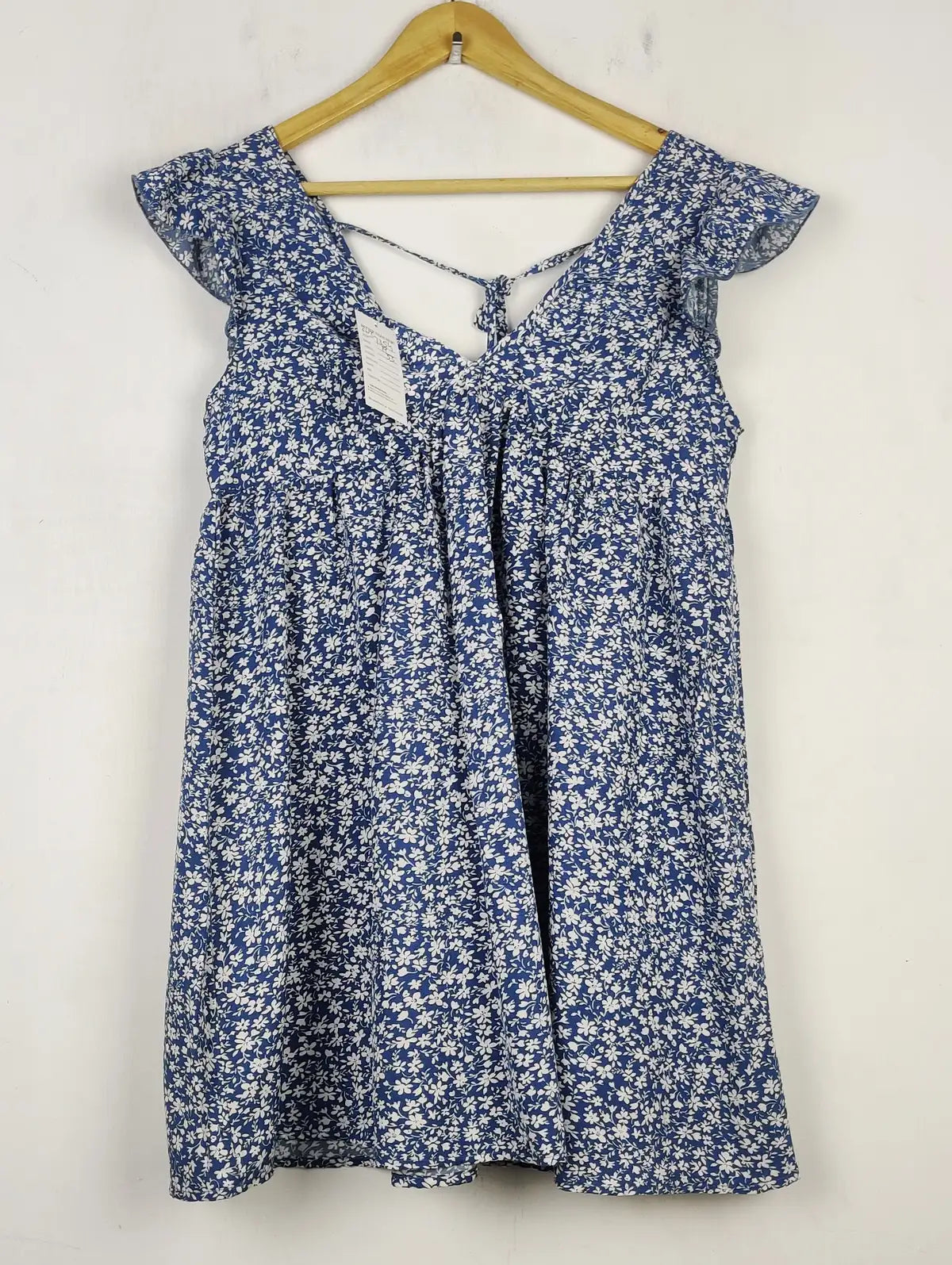 Buy online pre-used pre-loved 100% authentic & Original branded Unknown Brand (SWT-7354) available in Pakistan. Top international brands avilable.