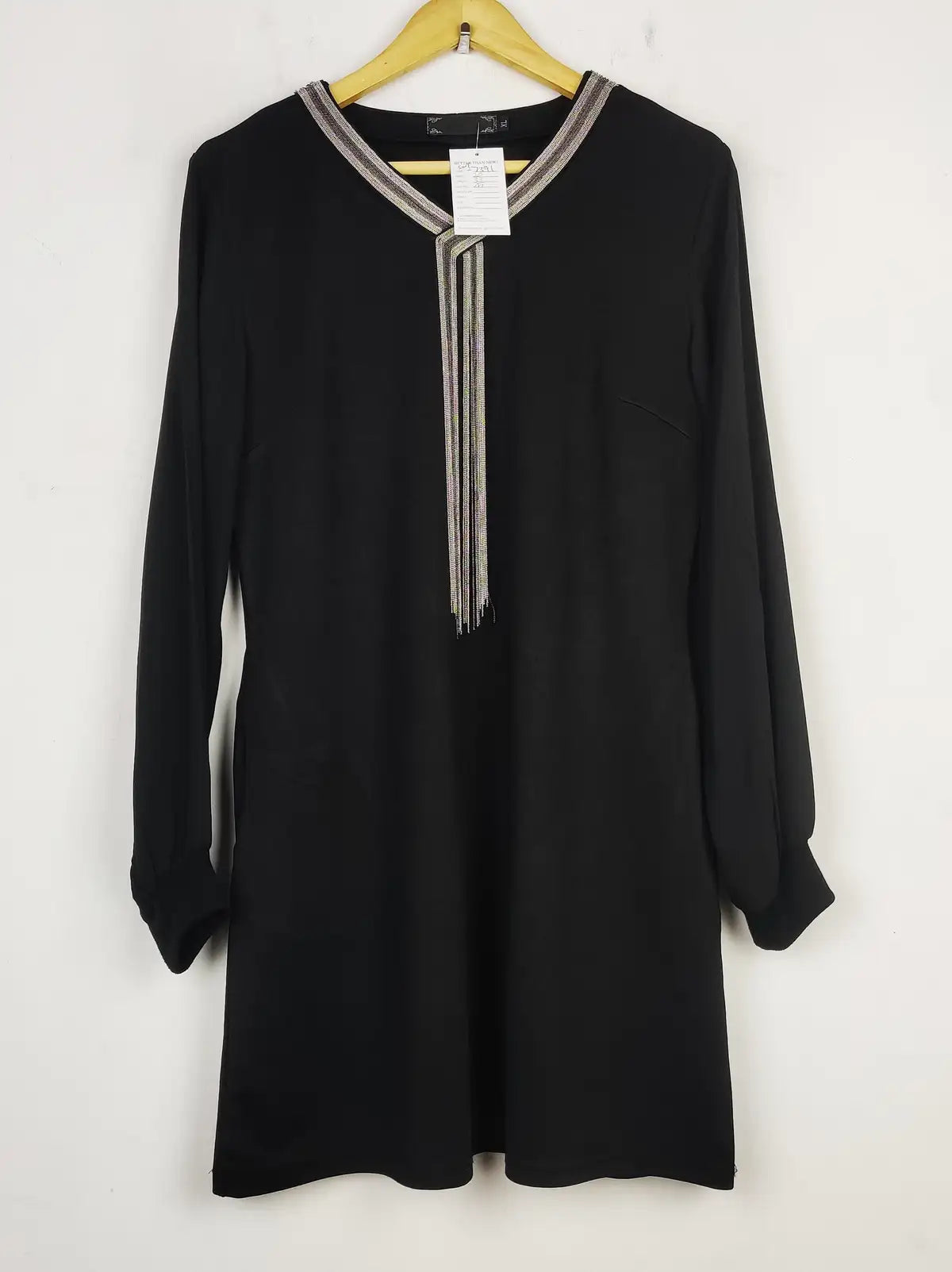 Buy online pre-used pre-loved 100% authentic & Original branded Unknown Brand (SWT-7391) available in Pakistan. Top international brands avilable.