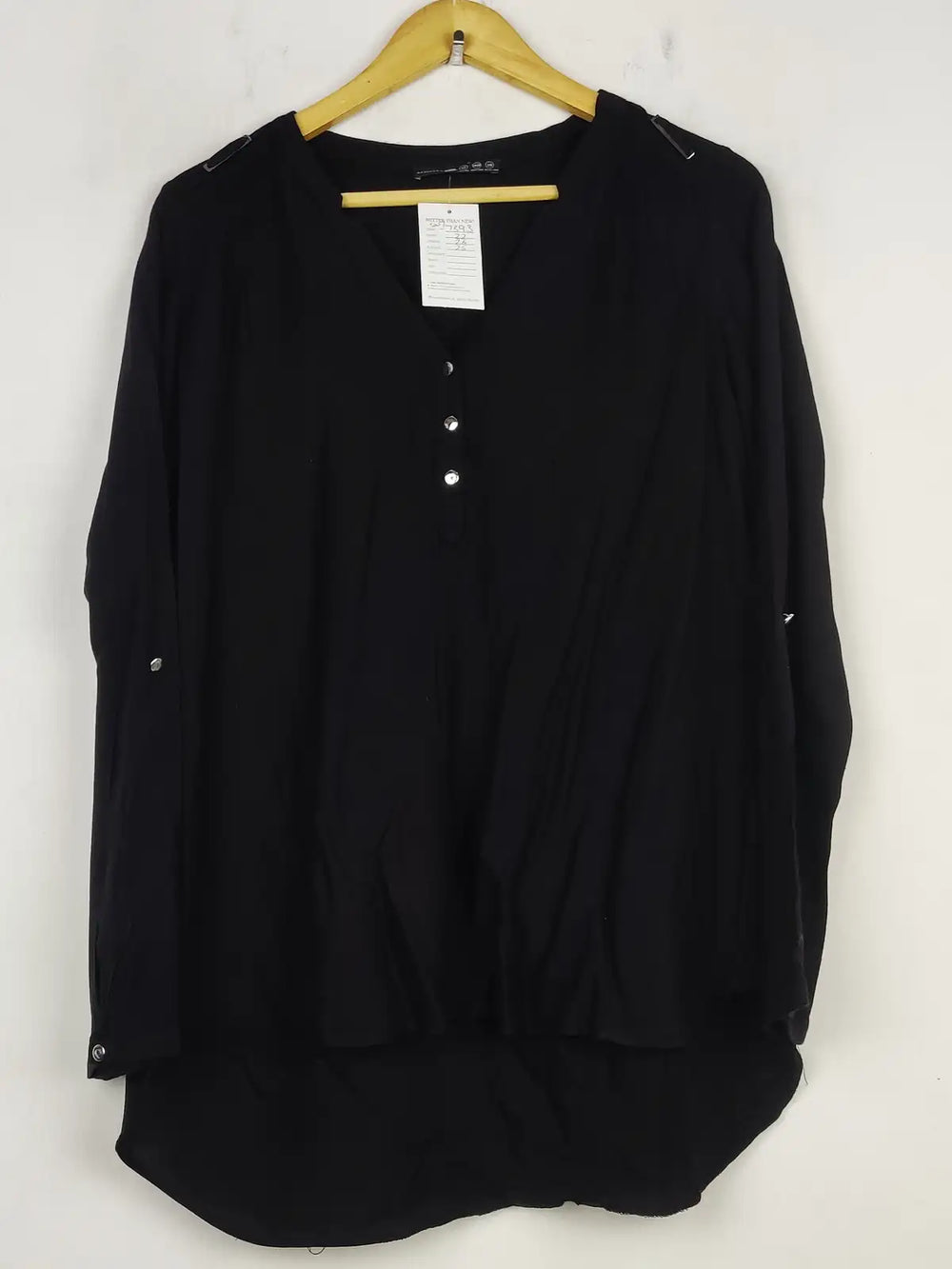 Buy online pre-used pre-loved 100% authentic & Original branded Atmosphere (SWT-7393) available in Pakistan. Top international brands avilable.