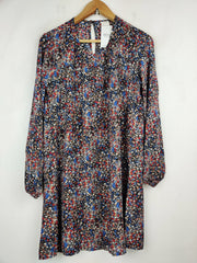 Buy online pre-used pre-loved 100% authentic & Original branded Jacqueline De Young (SWT-73) available in Pakistan. Top international brands avilable.