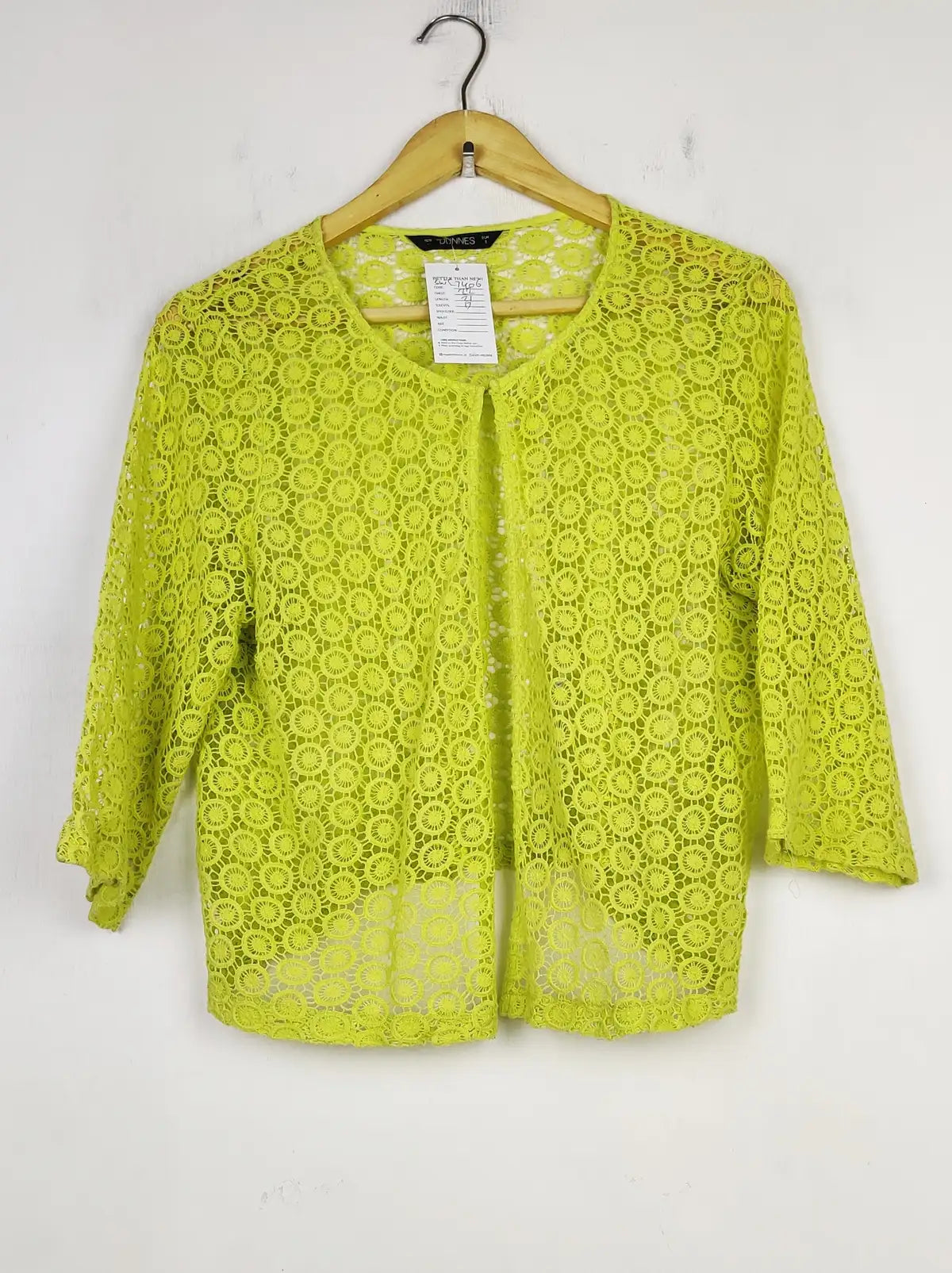 Buy online pre-used pre-loved 100% authentic & Original branded Dunnes Store (SWT-7406) available in Pakistan. Top international brands avilable.