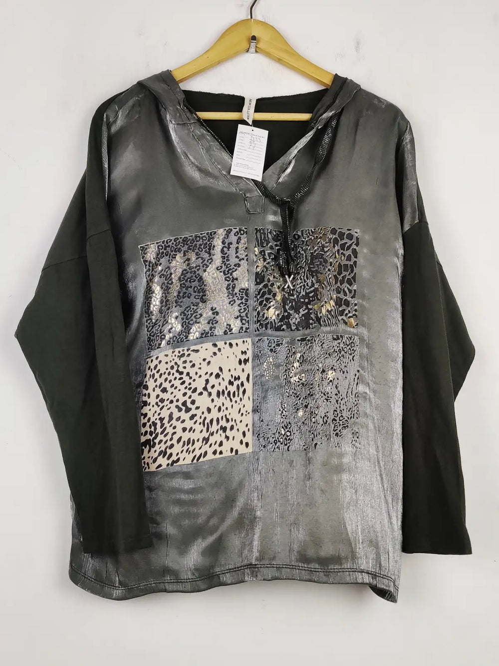 Buy online pre-used pre-loved 100% authentic & Original branded New Collection (SWT-7433) available in Pakistan. Top international brands avilable.