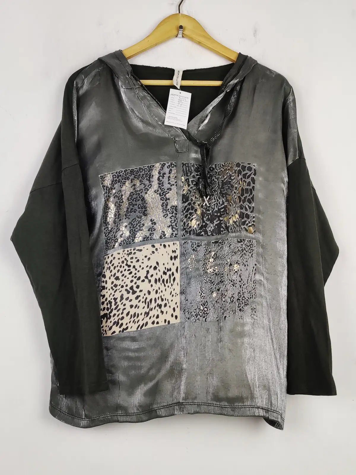 Buy online pre-used pre-loved 100% authentic & Original branded New Collection (SWT-7433) available in Pakistan. Top international brands avilable.
