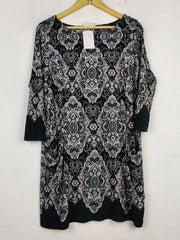 Buy online pre-used pre-loved 100% authentic & Original branded Wallis (SWT-7440) available in Pakistan. Top international brands avilable.