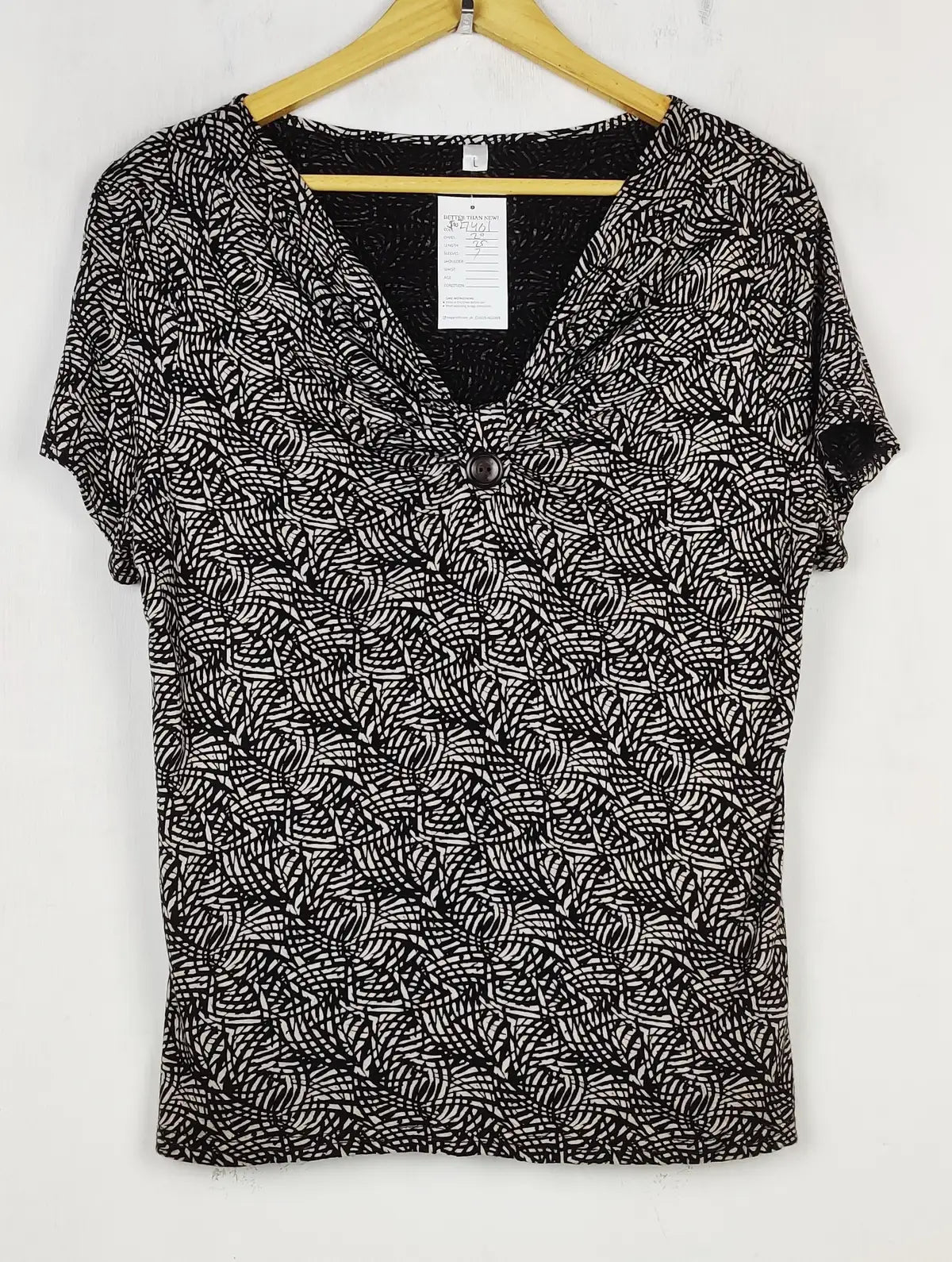 Buy online pre-used pre-loved 100% authentic & Original branded Unknown Brand (SWT-7461) available in Pakistan. Top international brands avilable.