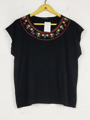 Buy online pre-used pre-loved 100% authentic & Original branded Dunnes Store (SWT-7462) available in Pakistan. Top international brands avilable.