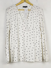 Buy online pre-used pre-loved 100% authentic & Original branded Marks & Spencer (SWT-7469) available in Pakistan. Top international brands avilable.