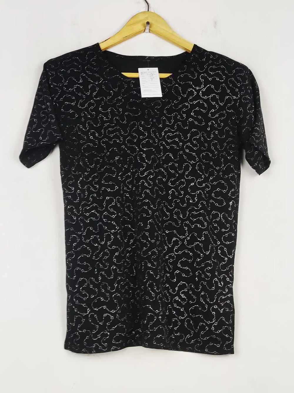 Buy online pre-used pre-loved 100% authentic & Original branded Unknown Brand (SWT-7483) available in Pakistan. Top international brands avilable.