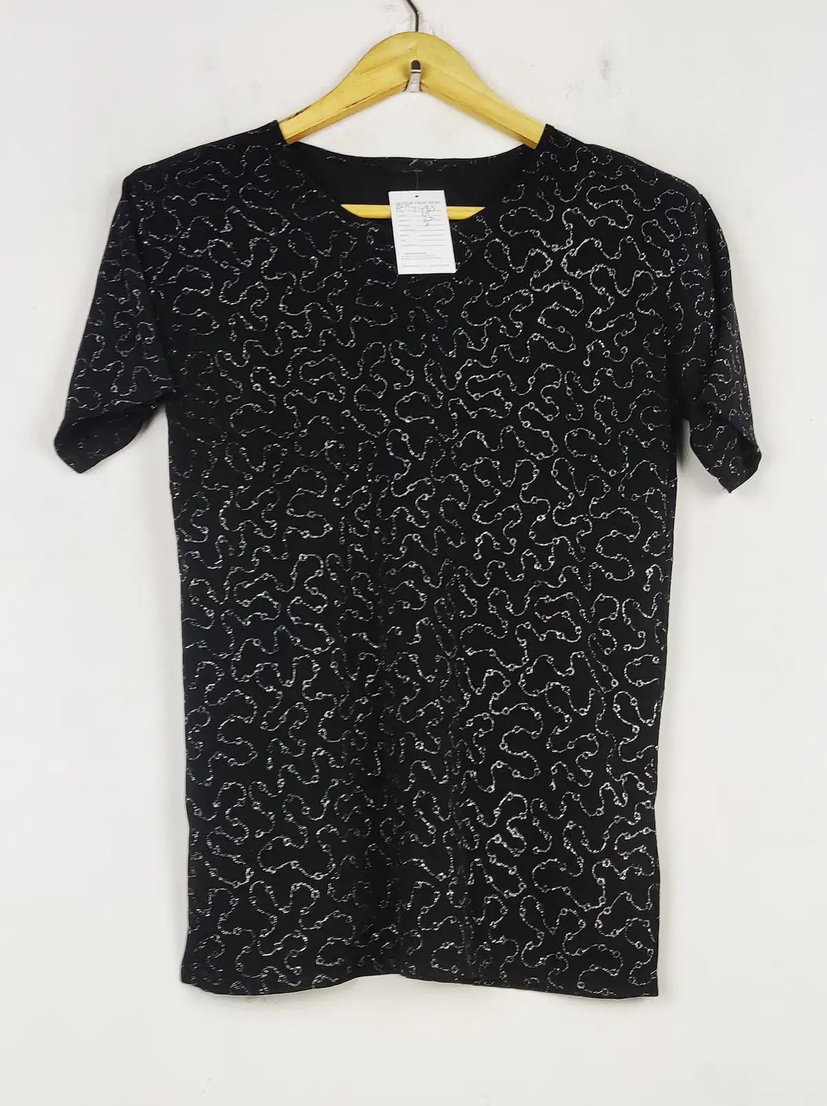 Buy online pre-used pre-loved 100% authentic & Original branded Unknown Brand (SWT-7483) available in Pakistan. Top international brands avilable.