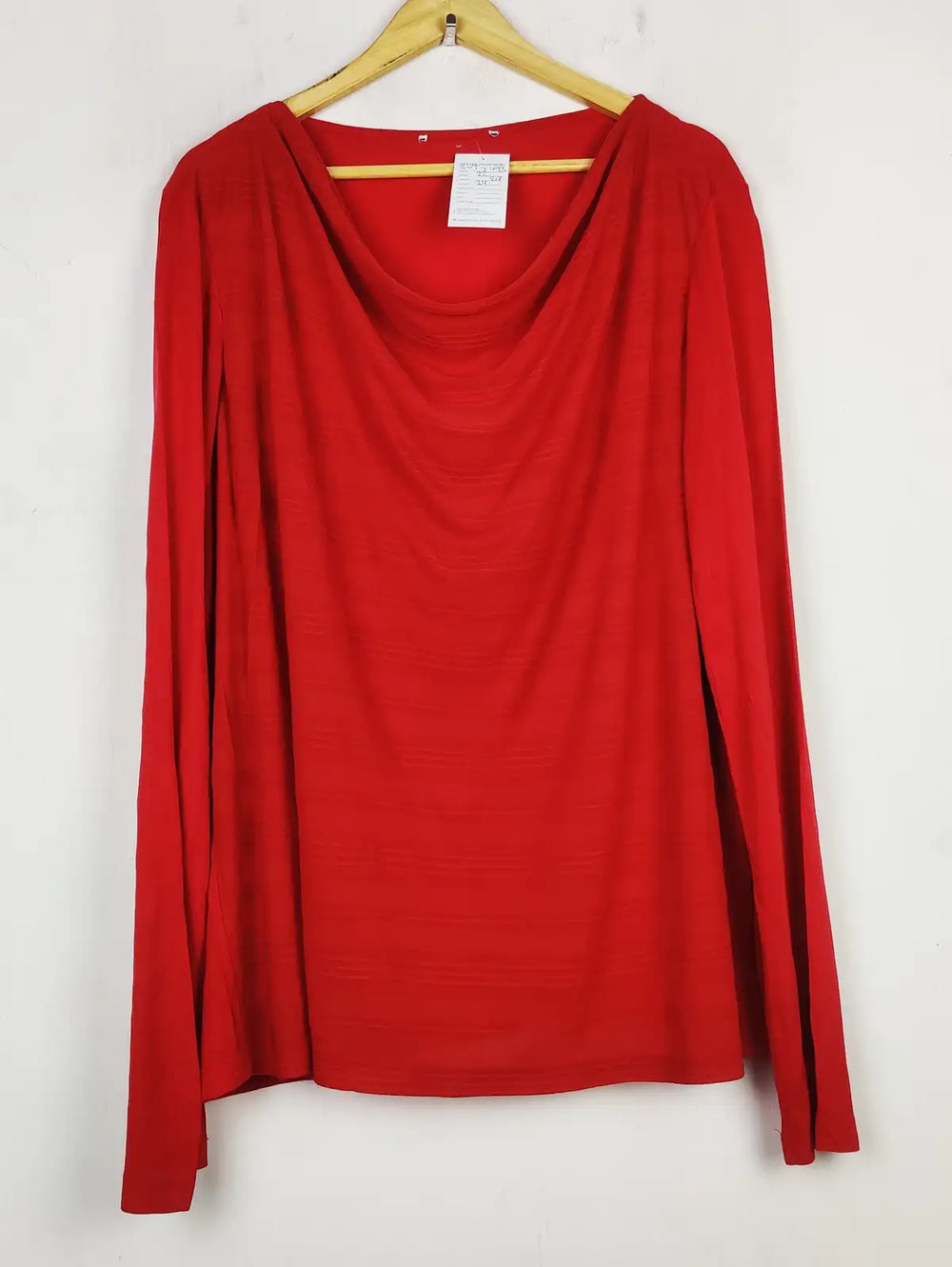 Buy online pre-used pre-loved 100% authentic & Original branded Unknown Brand (SWT-7493) available in Pakistan. Top international brands avilable.
