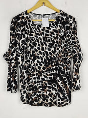 Buy online pre-used pre-loved 100% authentic & Original branded Unknown Brand (SWT-7515) available in Pakistan. Top international brands avilable.
