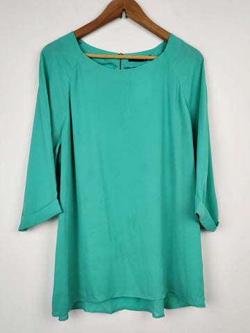 Buy online pre-used pre-loved 100% authentic & Original branded Atmosphere (SWT-752) available in Pakistan. Top international brands avilable.