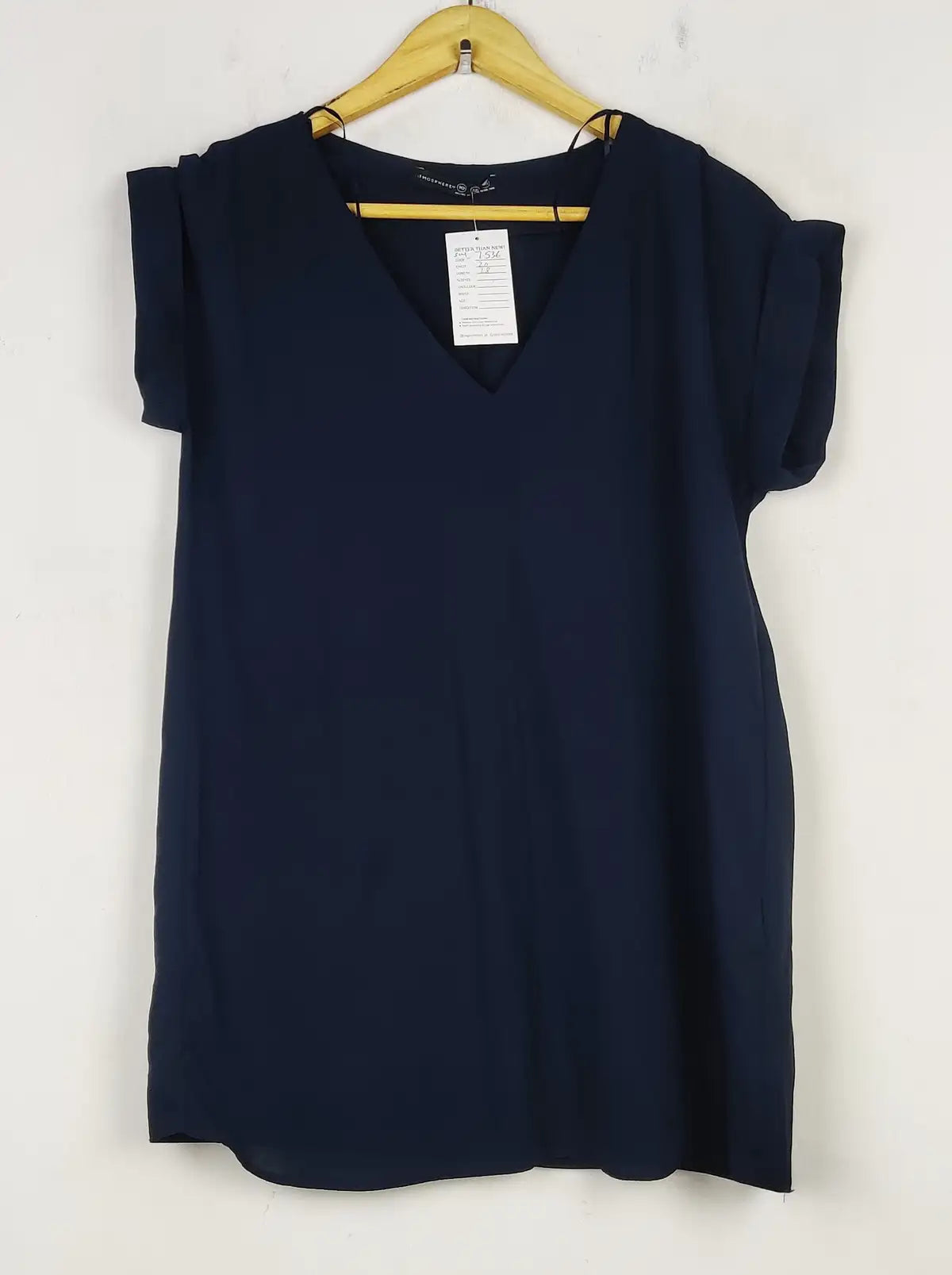Buy online pre-used pre-loved 100% authentic & Original branded Atmosphere (SWT-7536) available in Pakistan. Top international brands avilable.