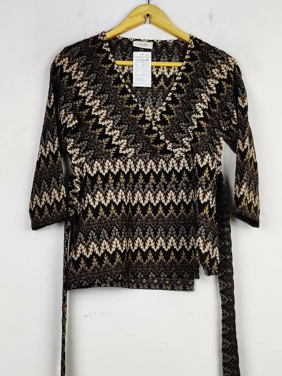 Buy online pre-used pre-loved 100% authentic & Original branded Wallis (SWT-7557) available in Pakistan. Top international brands avilable.