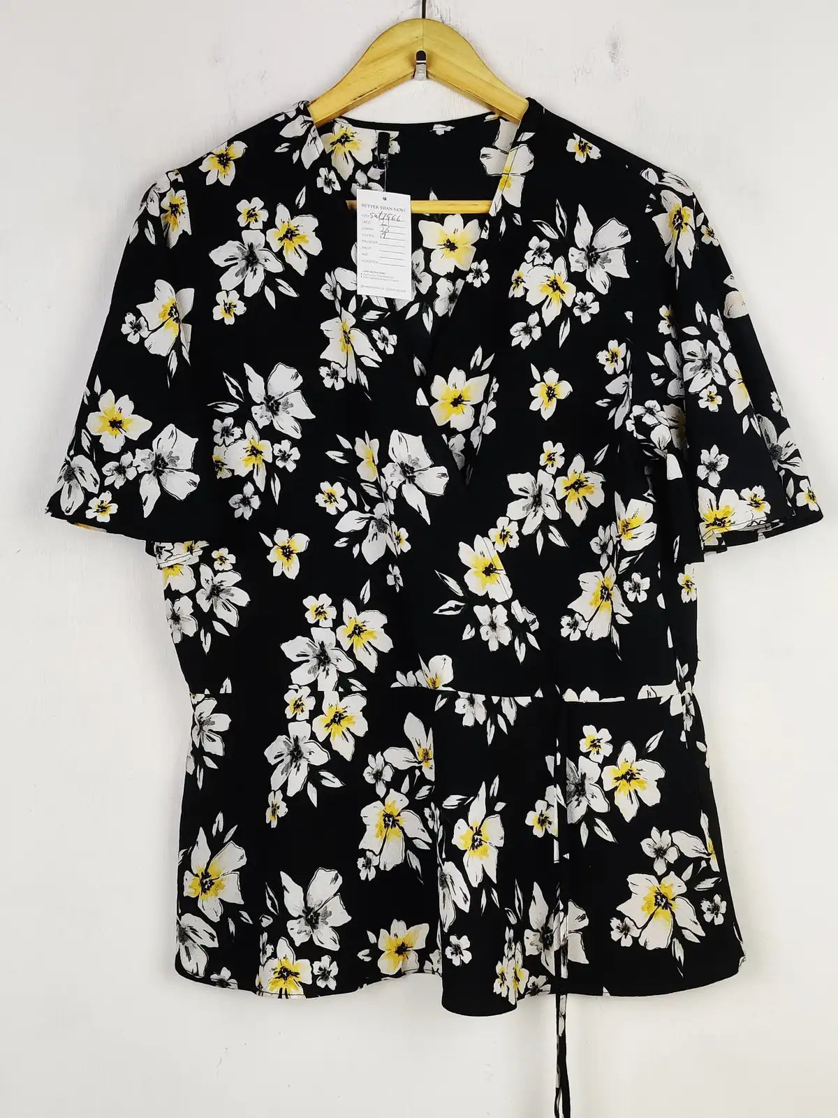 Buy online pre-used pre-loved 100% authentic & Original branded Tu (SWT-7566) available in Pakistan. Top international brands avilable.