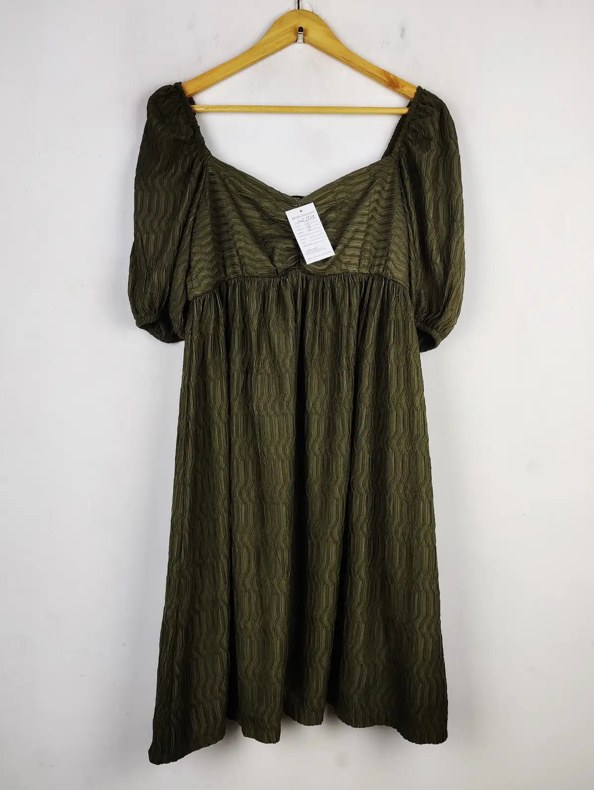 Buy online pre-used pre-loved 100% authentic & Original branded George (SWT-7569) available in Pakistan. Top international brands avilable.