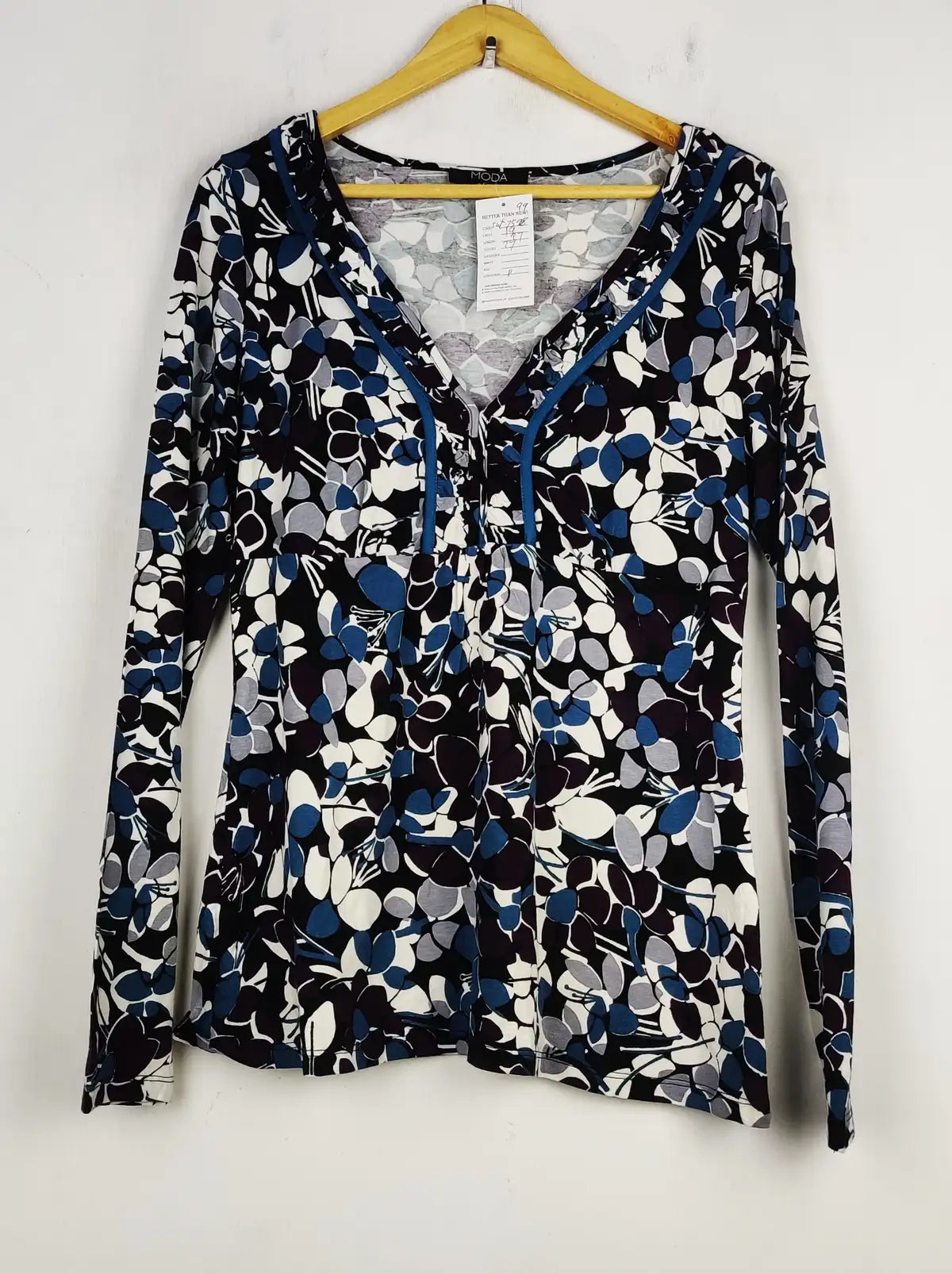Buy online pre-used pre-loved 100% authentic & Original branded George (SWT-7599) available in Pakistan. Top international brands avilable.