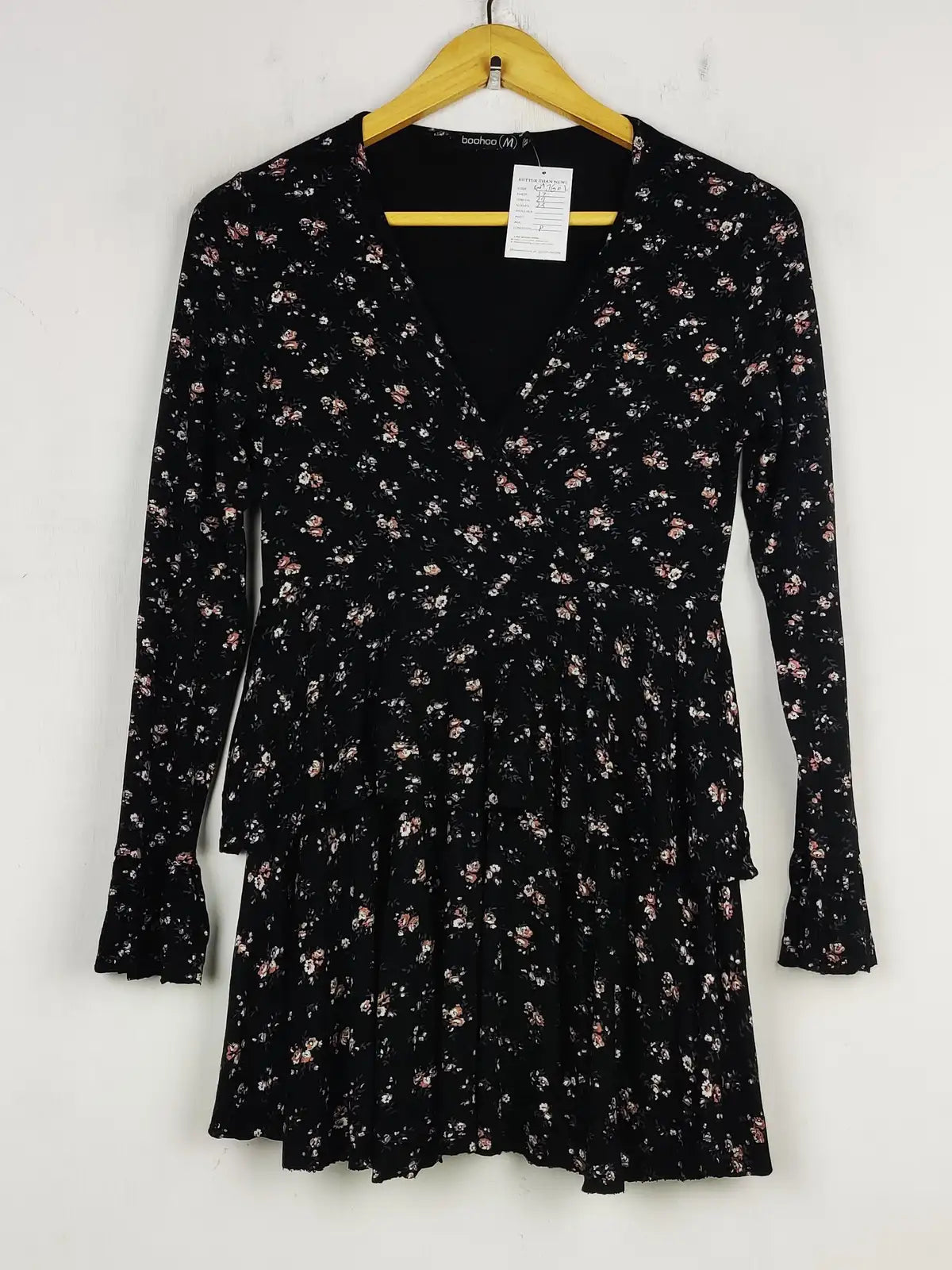 Buy online pre-used pre-loved 100% authentic & Original branded Boohoo (SWT-7602) available in Pakistan. Top international brands avilable.