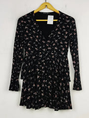 Buy online pre-used pre-loved 100% authentic & Original branded Boohoo (SWT-7602) available in Pakistan. Top international brands avilable.