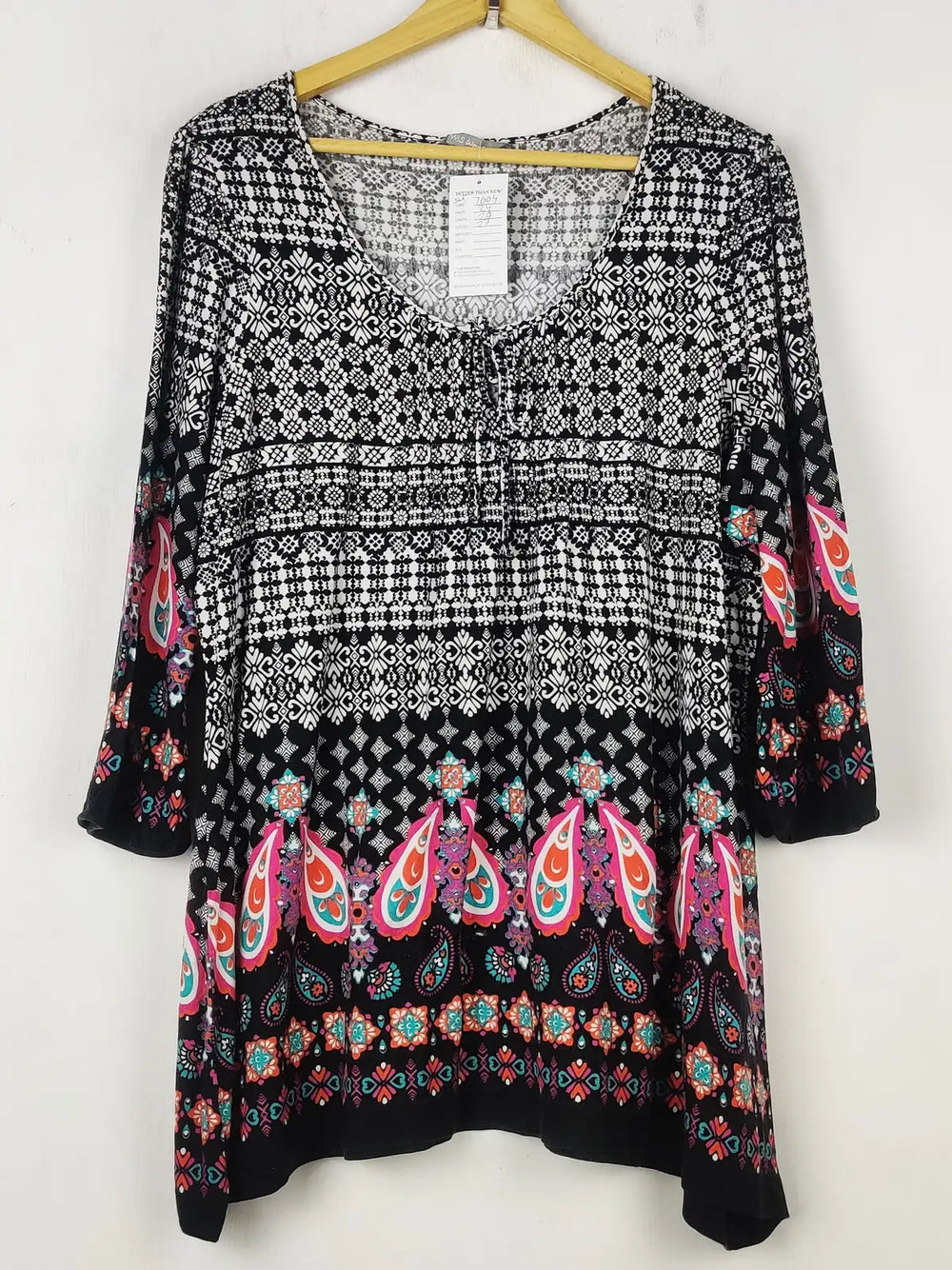 Buy online pre-used pre-loved 100% authentic & Original branded Marks & Spencer (SWT-7604) available in Pakistan. Top international brands avilable.