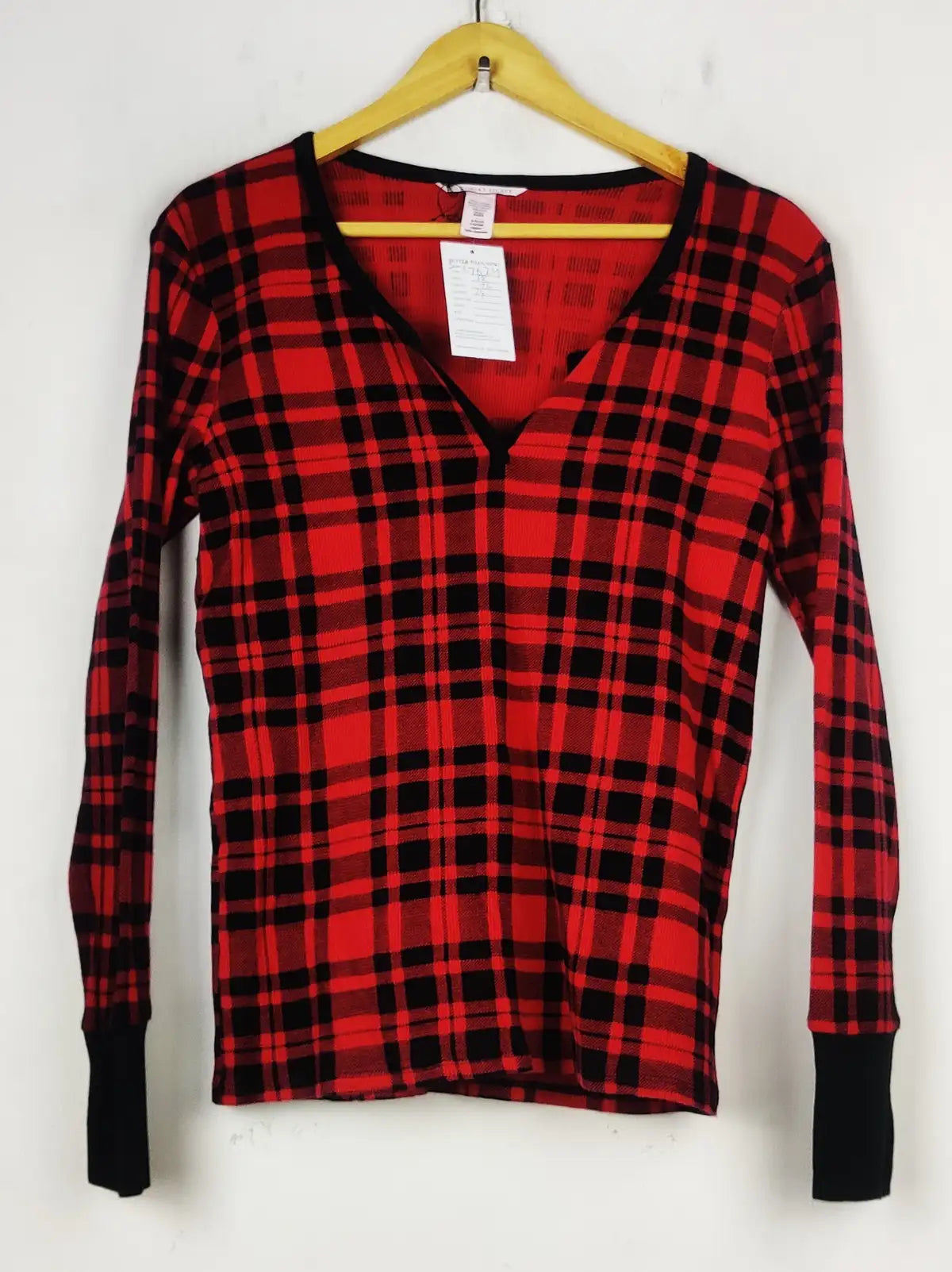 Buy online pre-used pre-loved 100% authentic & Original branded Victoria Secret (SWT-7624) available in Pakistan. Top international brands avilable.