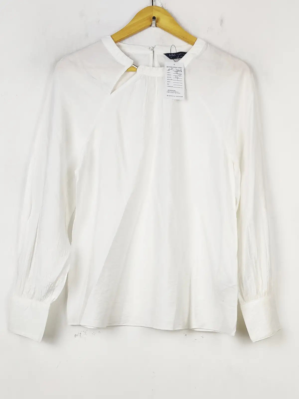 Buy online pre-used pre-loved 100% authentic & Original branded Marks & Spencer (SWT-7648) available in Pakistan. Top international brands avilable.