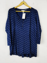 Buy online pre-used pre-loved 100% authentic & Original branded Asos (SWT-7669) available in Pakistan. Top international brands avilable.
