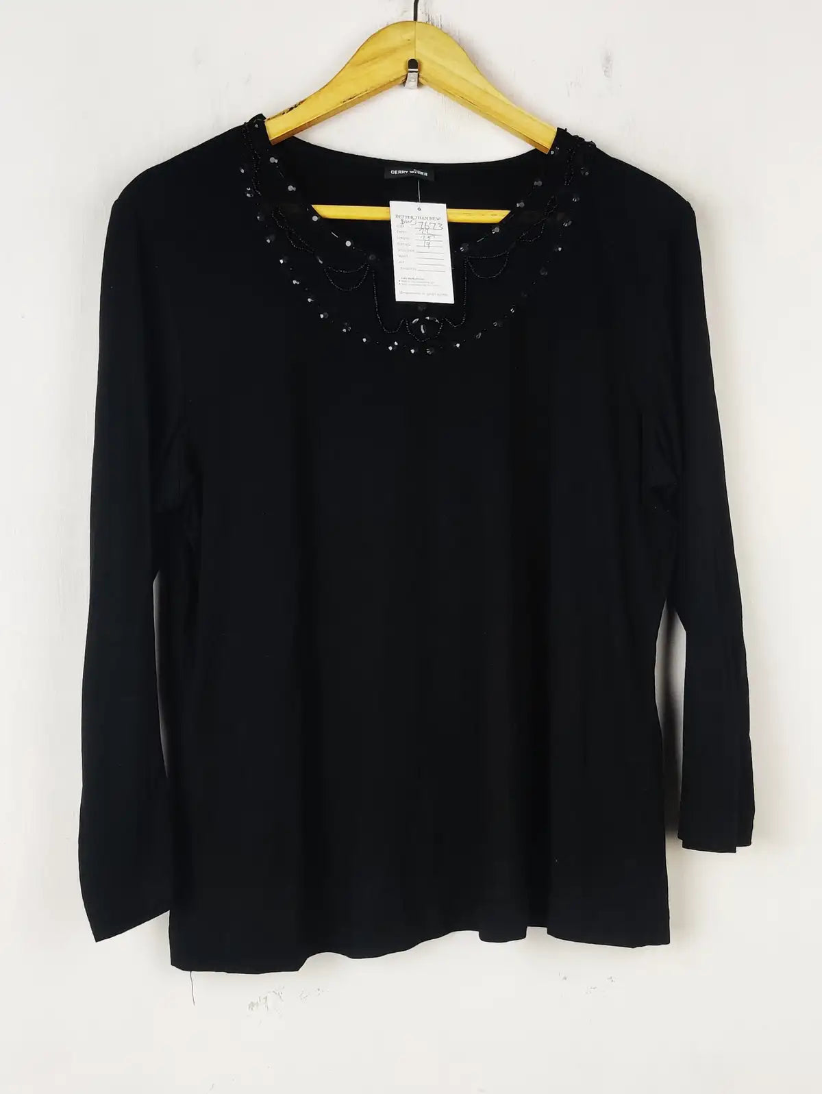 Buy online pre-used pre-loved 100% authentic & Original branded Gerry Wear (SWT-7673) available in Pakistan. Top international brands avilable.