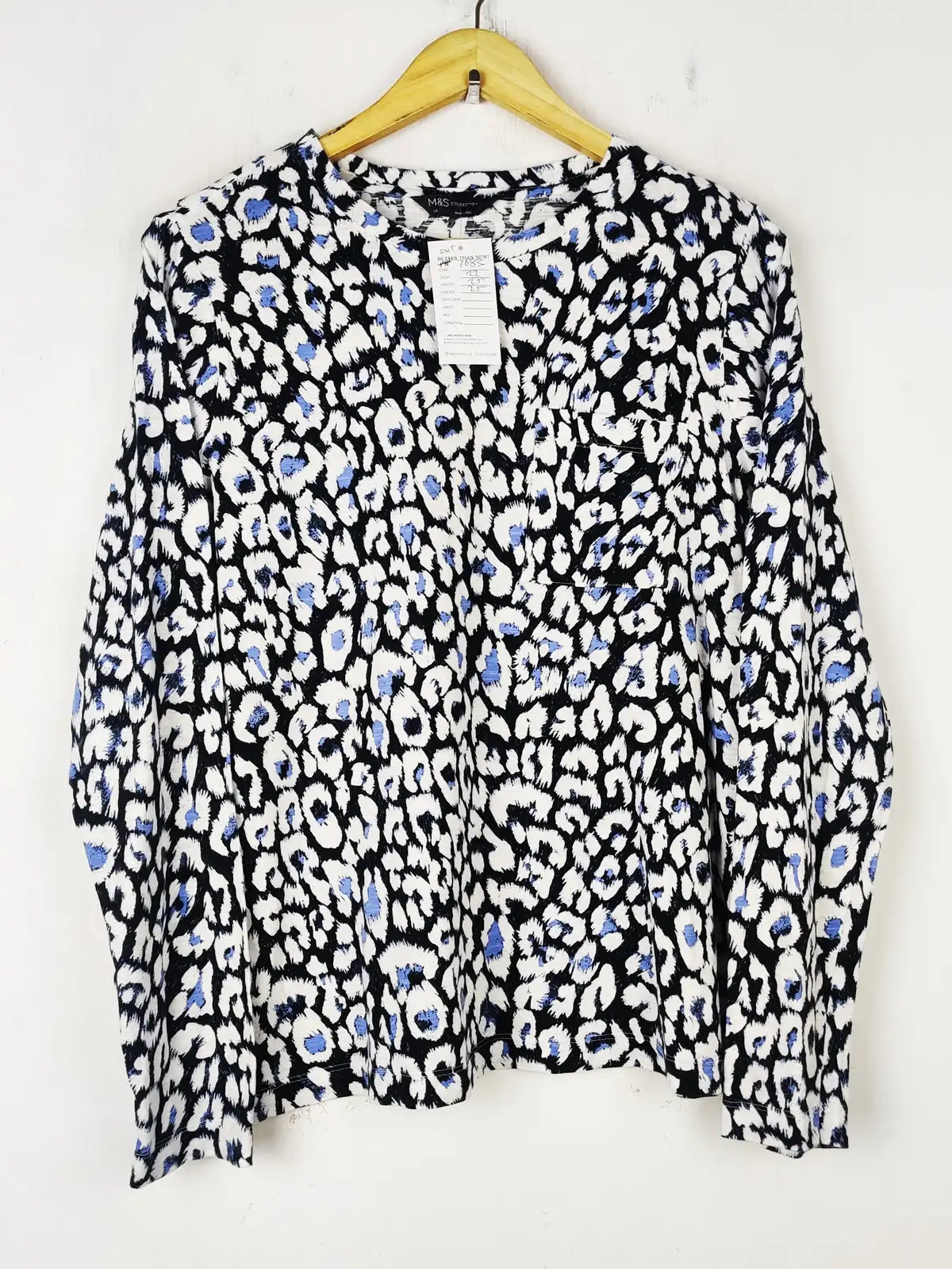 Buy online pre-used pre-loved 100% authentic & Original branded Marks & Spencer (SWT-7683) available in Pakistan. Top international brands avilable.