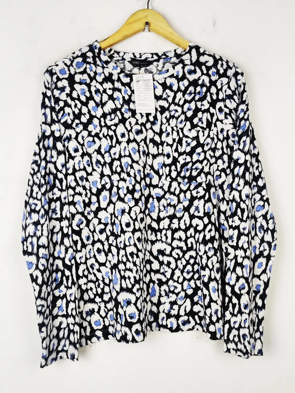 Buy online pre-used pre-loved 100% authentic & Original branded Marks & Spencer (SWT-7683) available in Pakistan. Top international brands avilable.