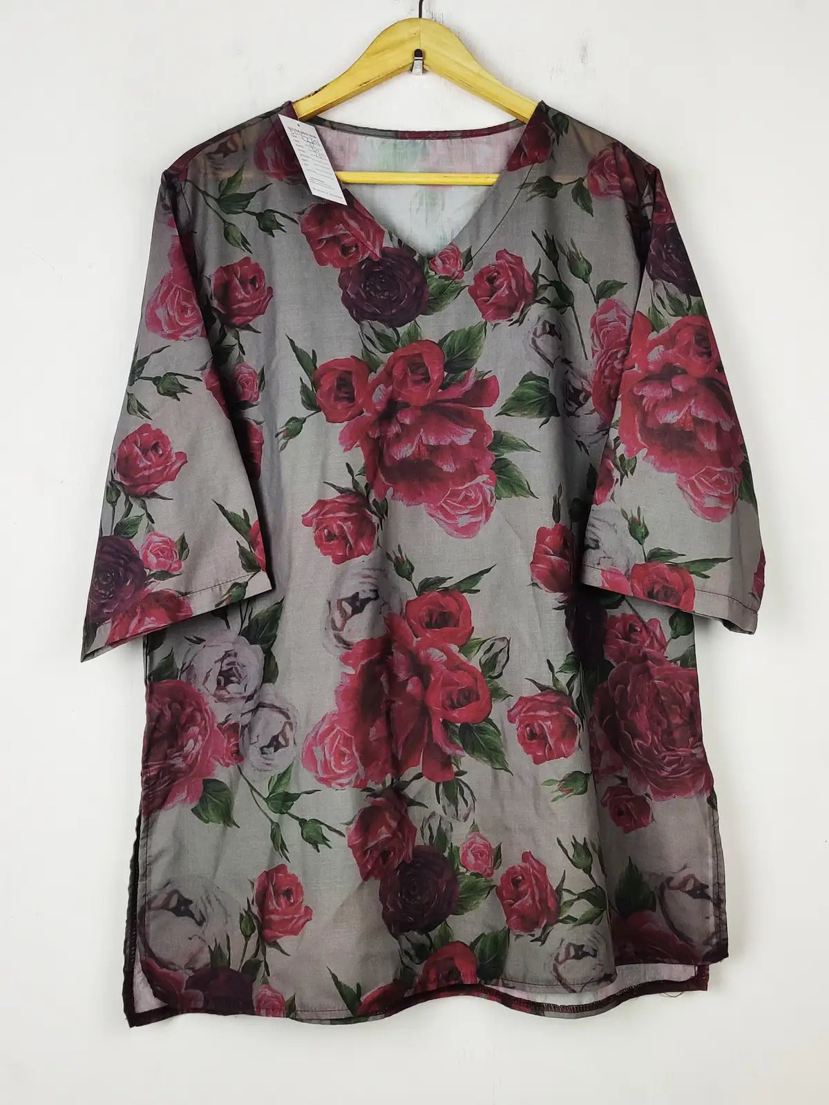 Buy online pre-used pre-loved 100% authentic & Original branded Unknown Brand (SWT-7701) available in Pakistan. Top international brands avilable.