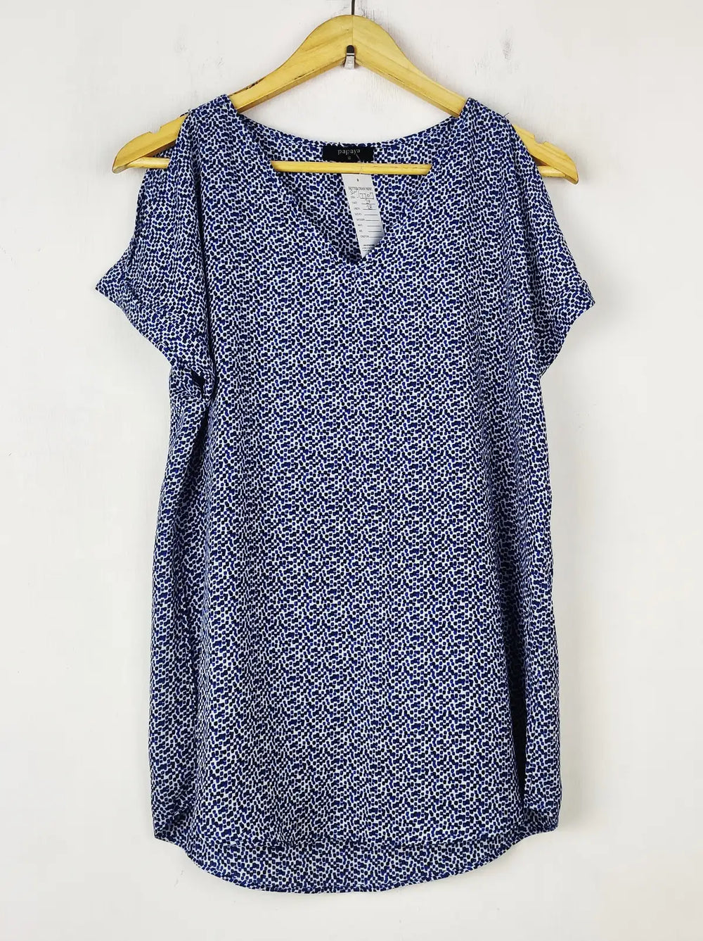 Buy online pre-used pre-loved 100% authentic & Original branded French Connection (SWT-7708) available in Pakistan. Top international brands avilable.
