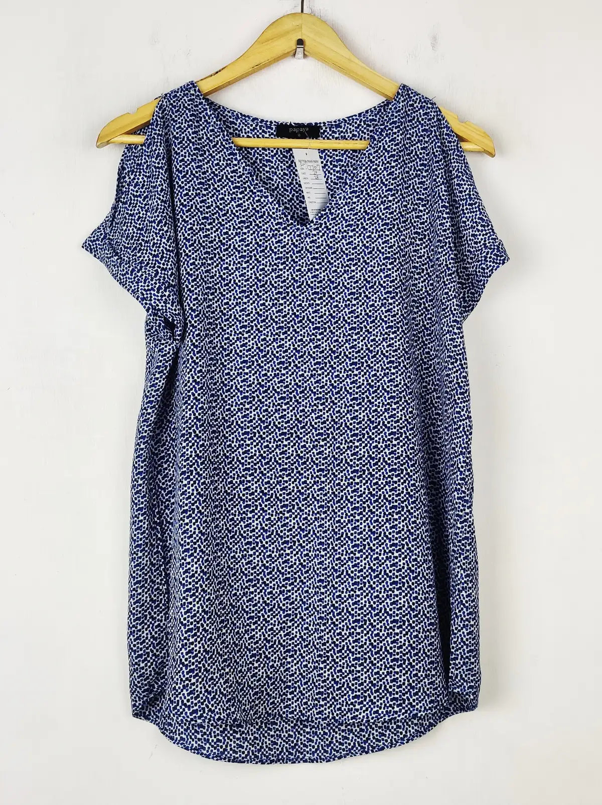 Buy online pre-used pre-loved 100% authentic & Original branded French Connection (SWT-7708) available in Pakistan. Top international brands avilable.