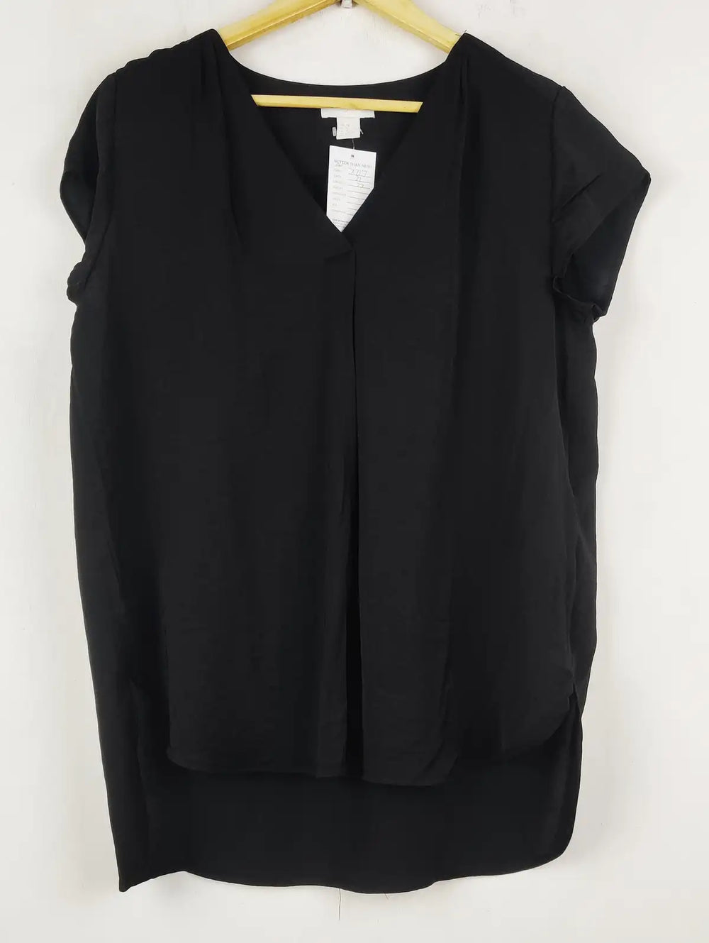 Buy online pre-used pre-loved 100% authentic & Original branded H&M (SWT-7717) available in Pakistan. Top international brands avilable.