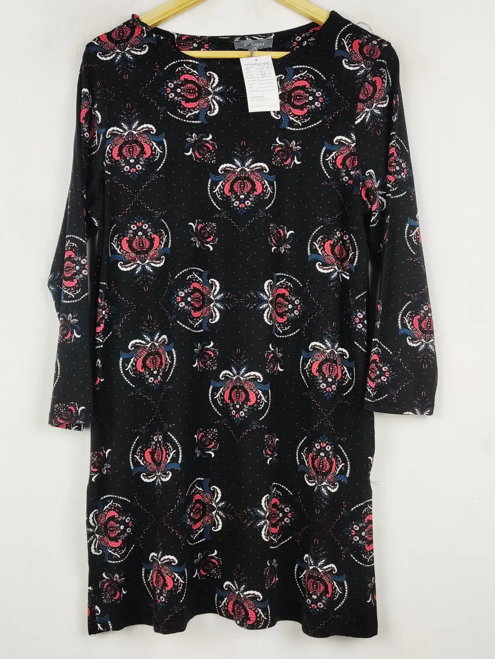 Buy online pre-used pre-loved 100% authentic & Original branded Primciple (SWT-7727) available in Pakistan. Top international brands avilable.