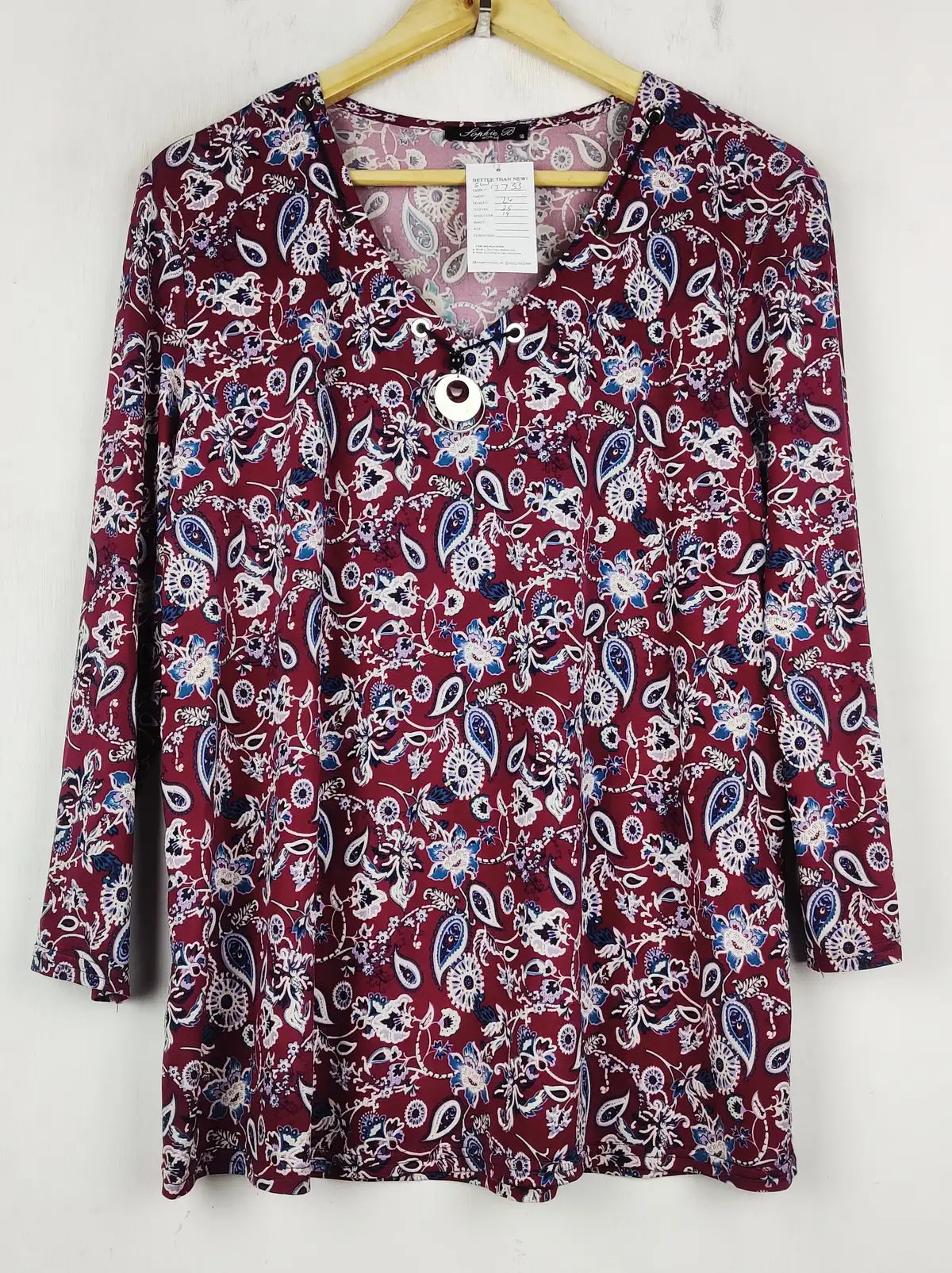 Buy online pre-used pre-loved 100% authentic & Original branded Sophie (SWT-7733) available in Pakistan. Top international brands avilable.