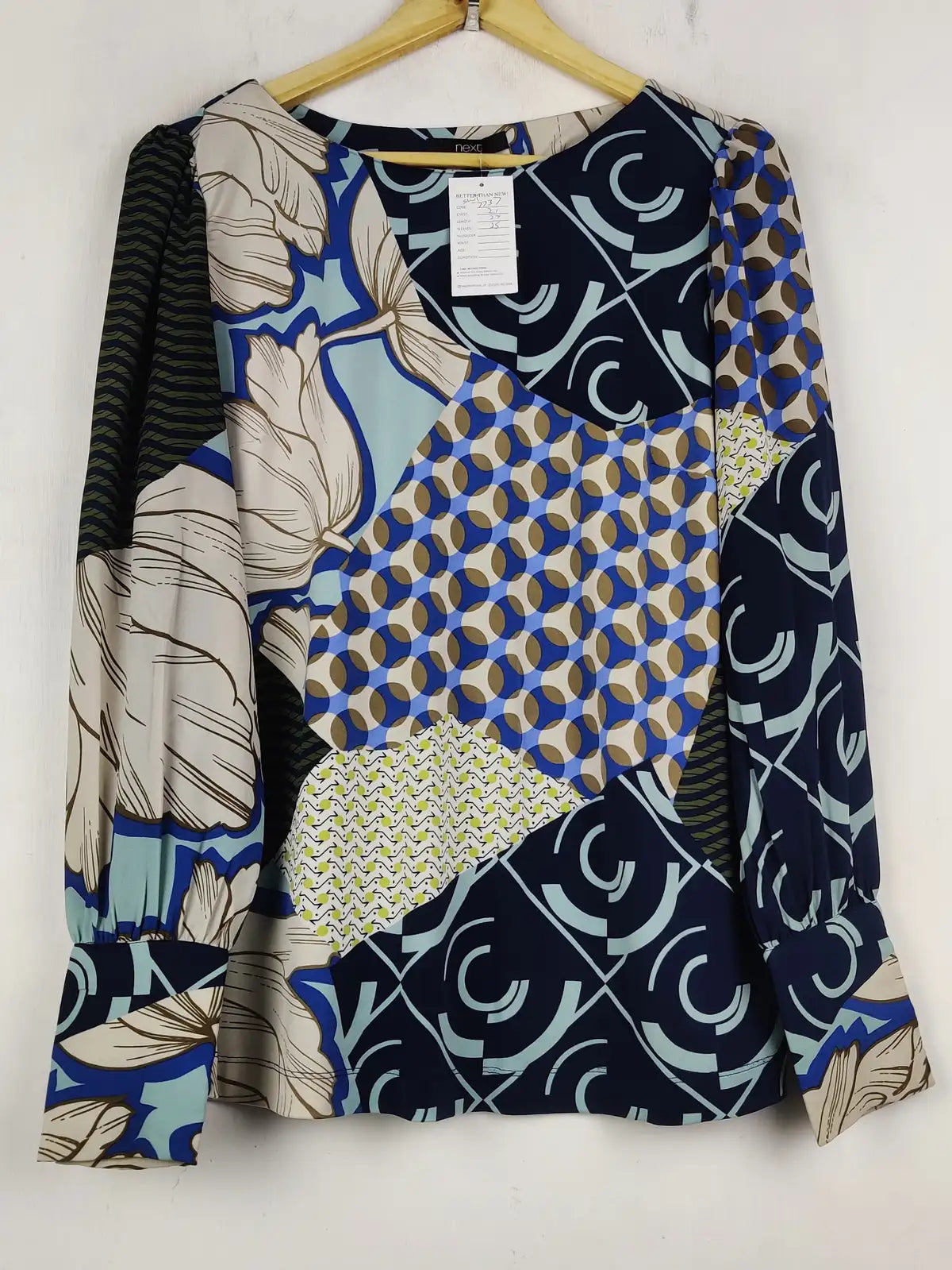 Buy online pre-used pre-loved 100% authentic & Original branded Next (SWT-7737) available in Pakistan. Top international brands avilable.