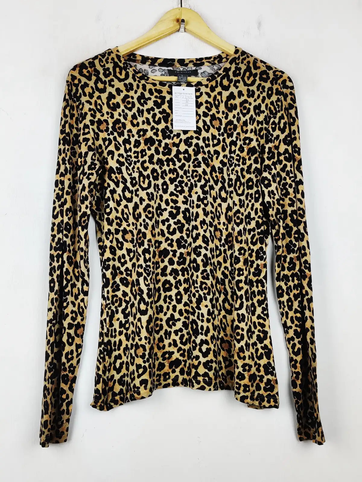 Buy online pre-used pre-loved 100% authentic & Original branded Primark (SWT-7742) available in Pakistan. Top international brands avilable.