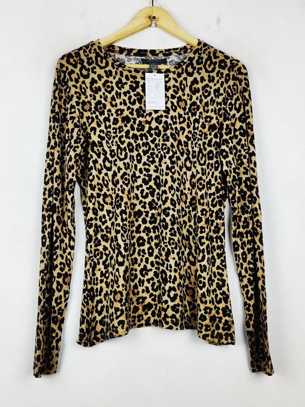 Buy online pre-used pre-loved 100% authentic & Original branded Primark (SWT-7742) available in Pakistan. Top international brands avilable.