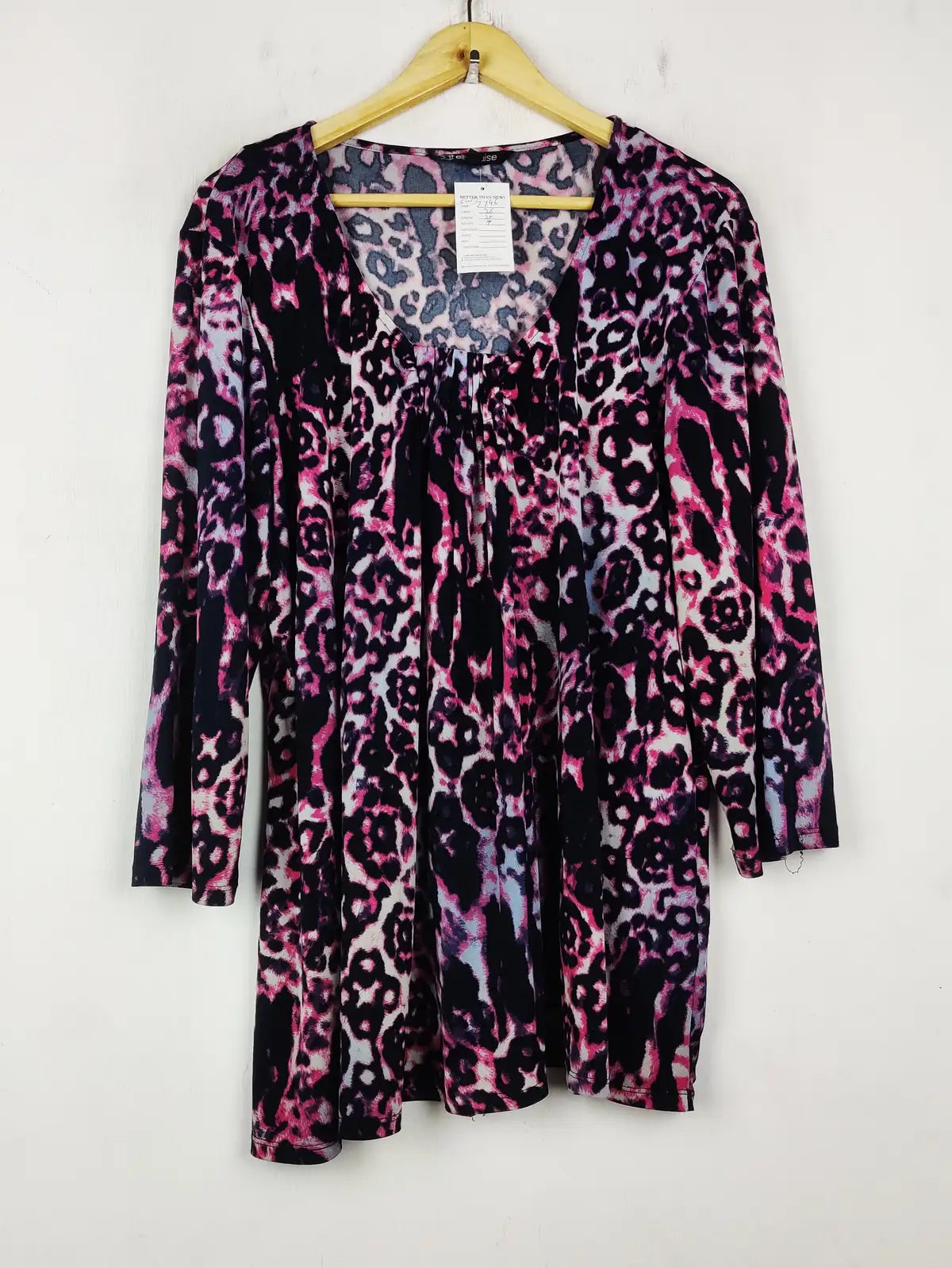 Buy online pre-used pre-loved 100% authentic & Original branded Ellie Louise (SWT-7746) available in Pakistan. Top international brands avilable.
