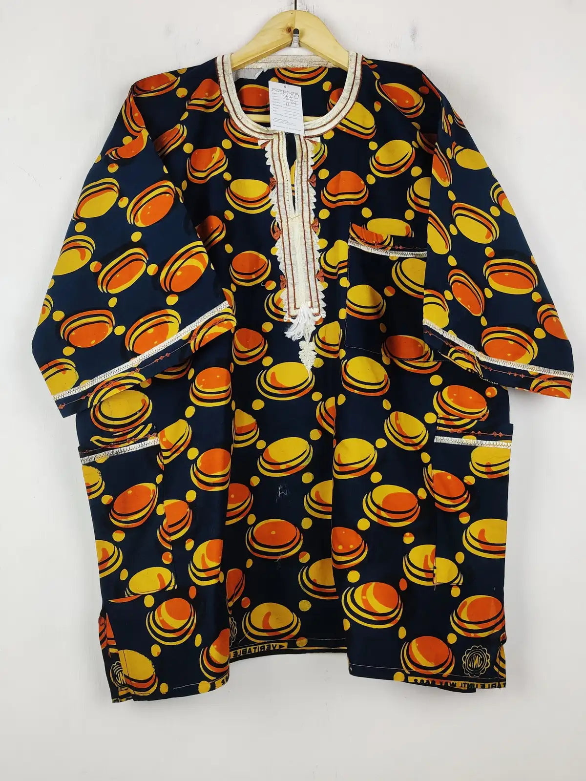 Buy online pre-used pre-loved 100% authentic & Original branded Unknown Brand (SWT-7747) available in Pakistan. Top international brands avilable.
