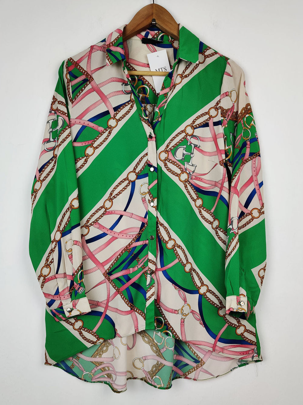 Buy online pre-used pre-loved 100% authentic & Original branded Unknown Brand (SWT-774) available in Pakistan. Top international brands avilable.