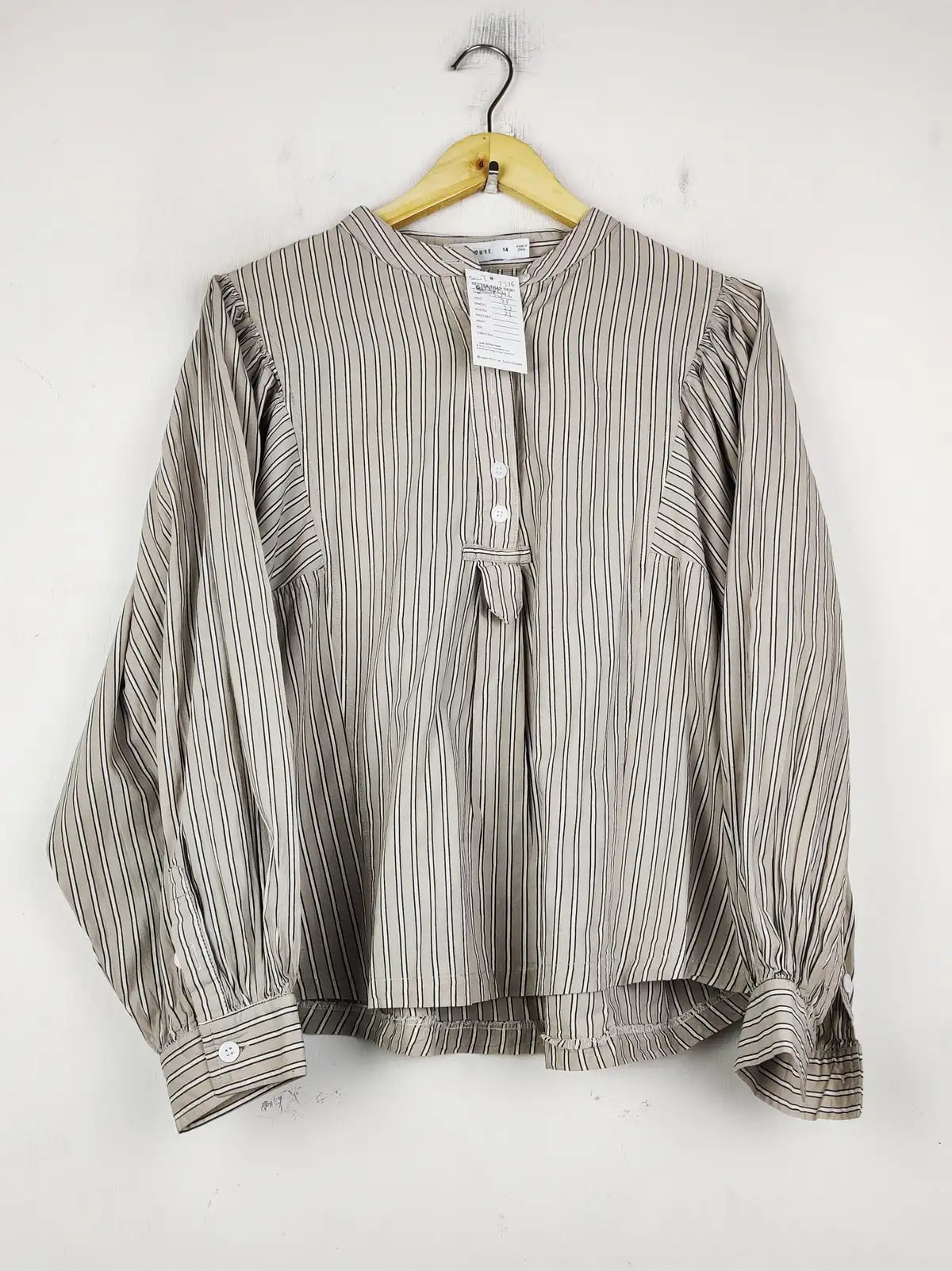 Buy online pre-used pre-loved 100% authentic & Original branded Warehouse (SWT-7776) available in Pakistan. Top international brands avilable.