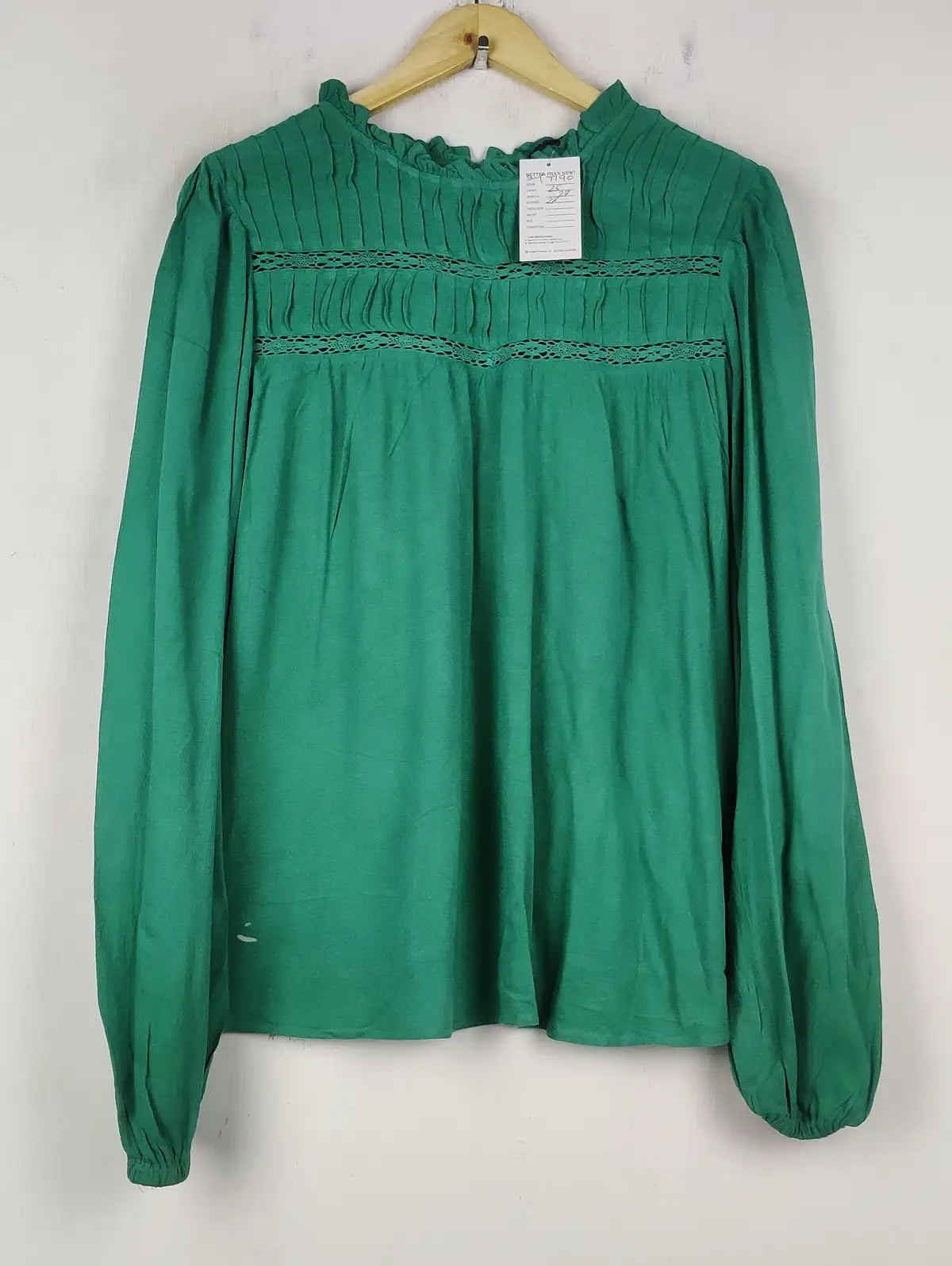 Buy online pre-used pre-loved 100% authentic & Original branded Marks & Spencer (SWT-7790) available in Pakistan. Top international brands avilable.