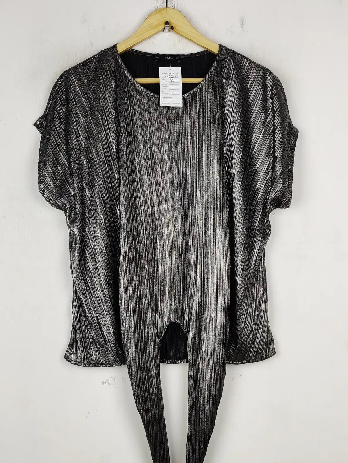 Buy online pre-used pre-loved 100% authentic & Original branded F&F (SWT-7837) available in Pakistan. Top international brands avilable.